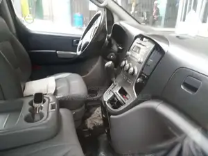 Hyundai Starex 2015 Silver