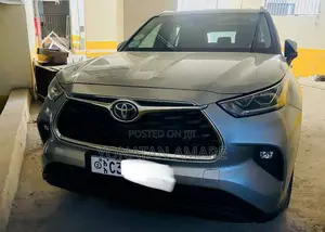 Photo - Toyota Highlander Hybrid 2023 Silver