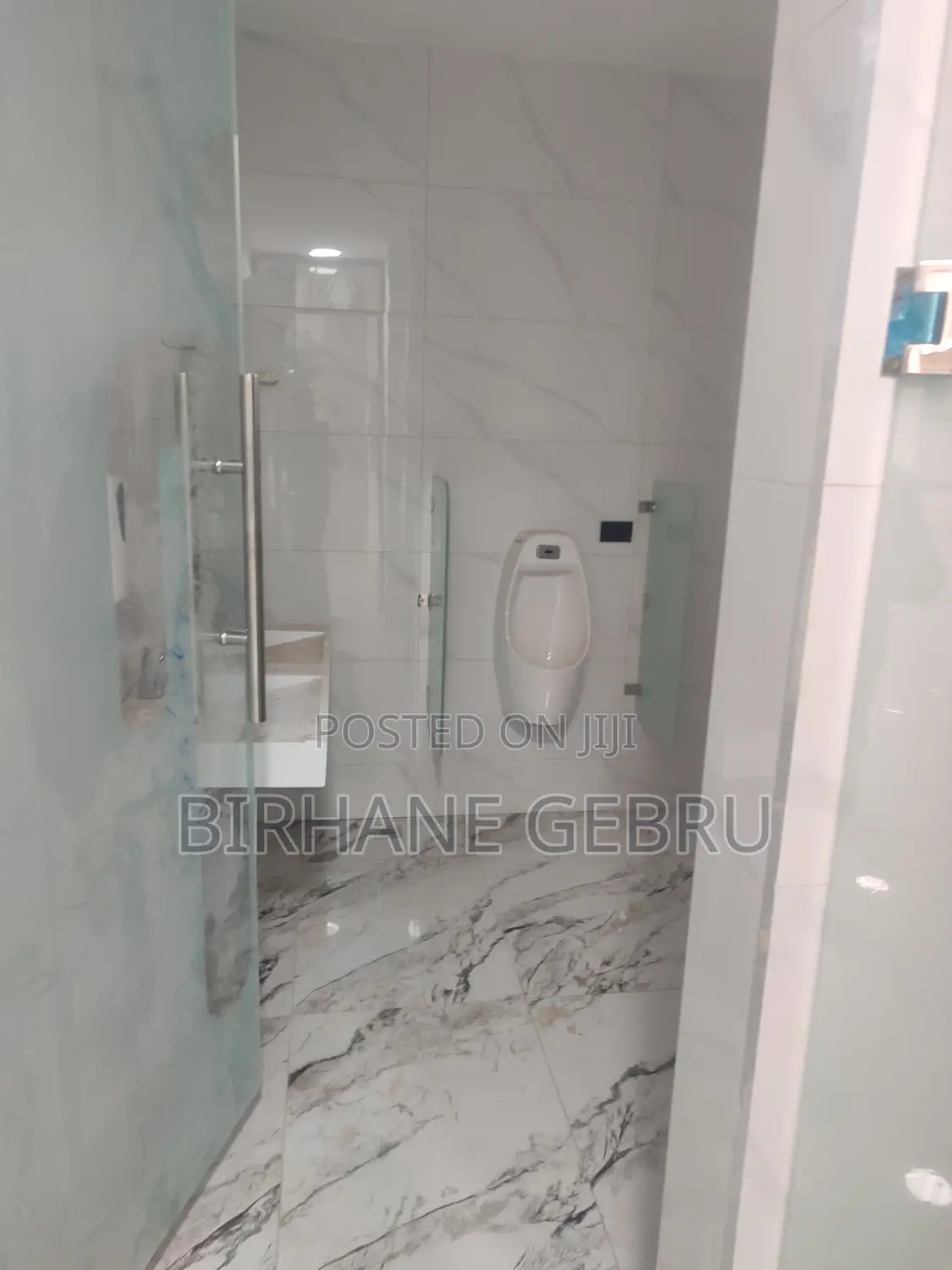 Complex Apartiment Rent for Business