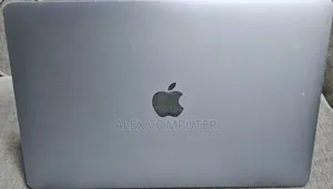 Photo - New Laptop Apple MacBook Pro 2017 16GB Intel Core I5 SSD 256GB