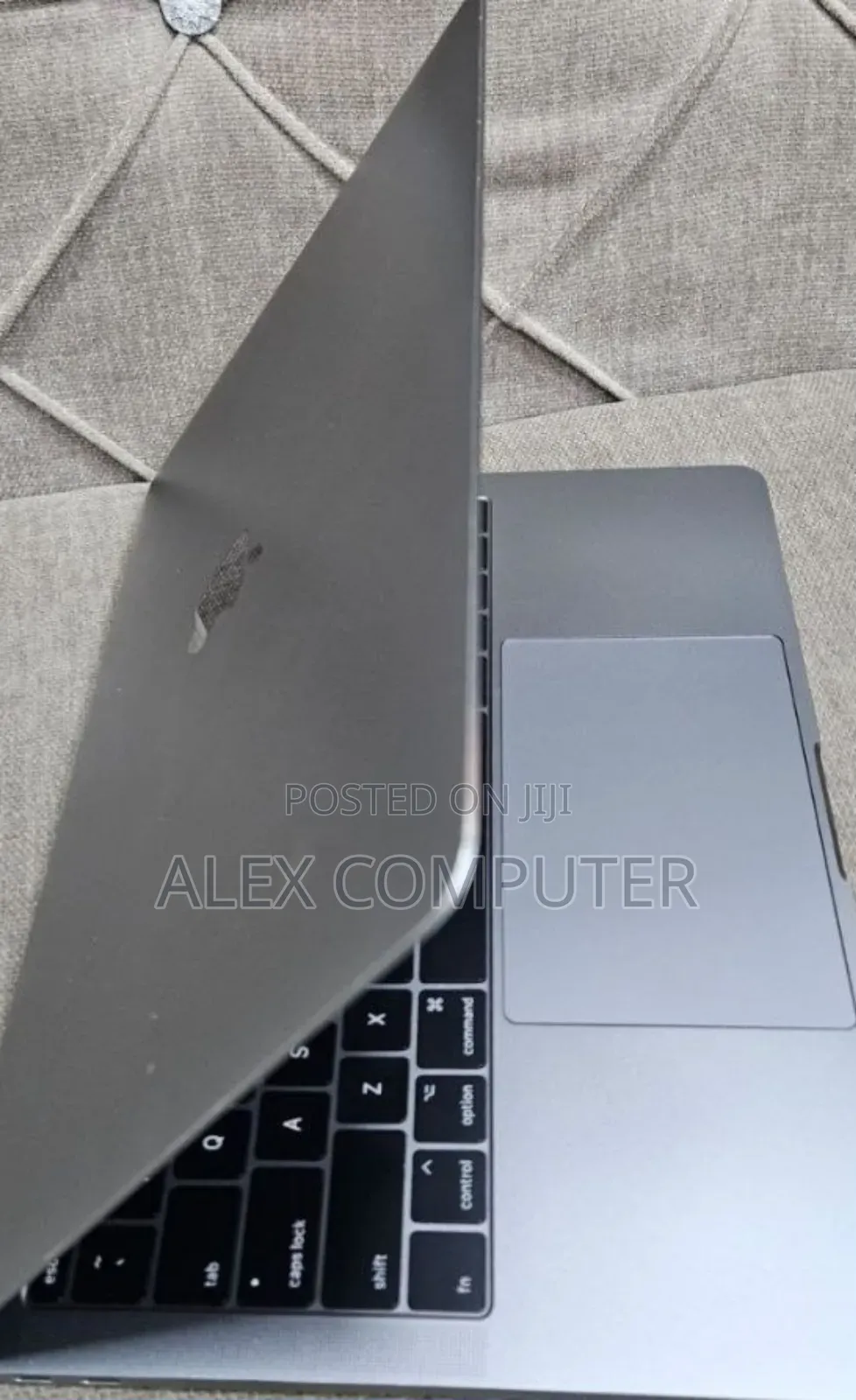 New Laptop Apple MacBook Pro 2017 16GB Intel Core I5 SSD 256GB