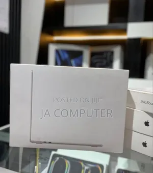 New Laptop Apple MacBook Air 2025 M4 13-Inch 16GB Apple M4 SSD 256GB