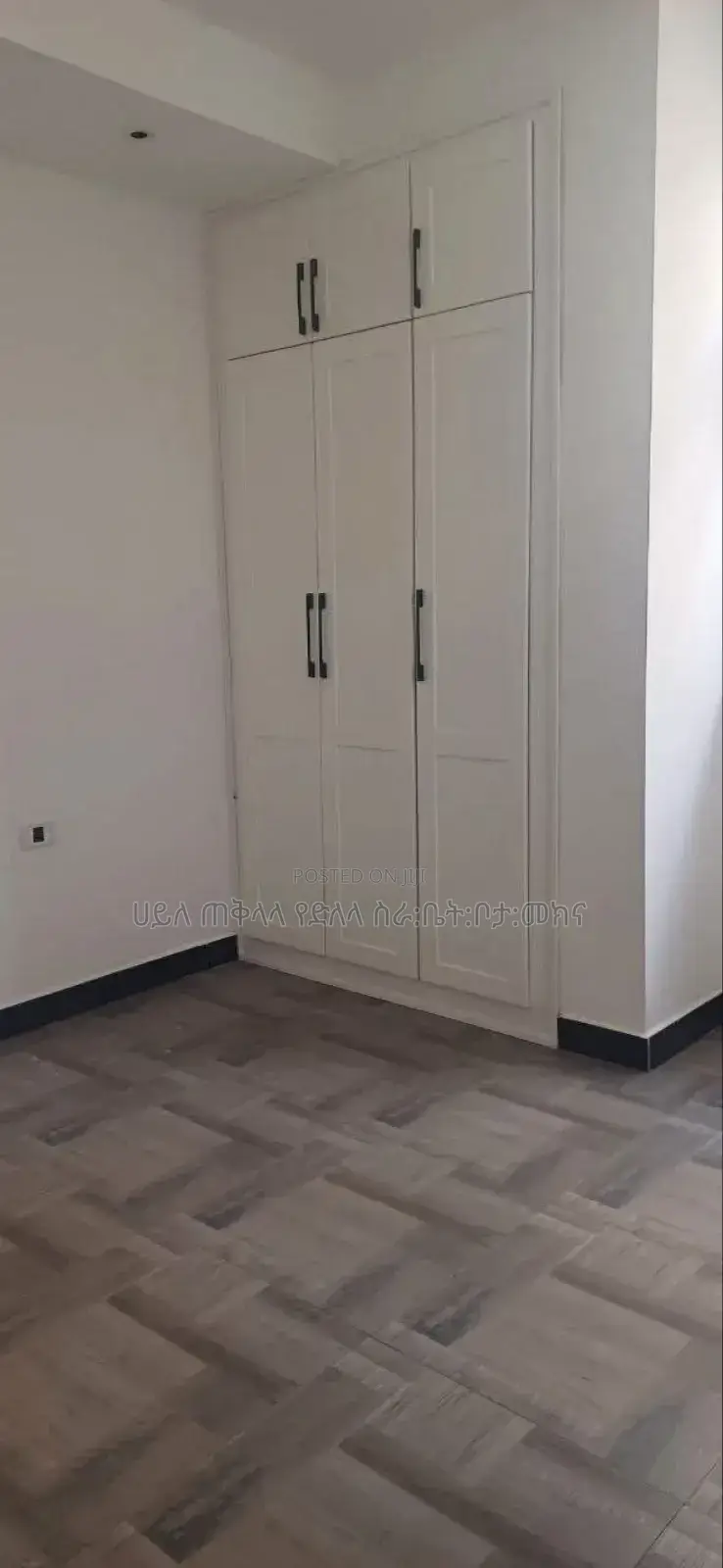 Furnished 8bdrm House in Ayat Area, Yeka for sale