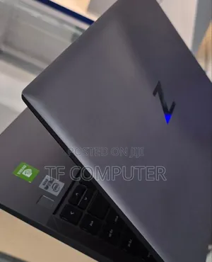 New Laptop HP ZBook Firefly 14 G7 32GB Intel Core I7 SSD 1T