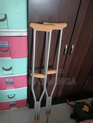 Photo - Underarm Walking Crutches፻咳stability and Durability,Crutches