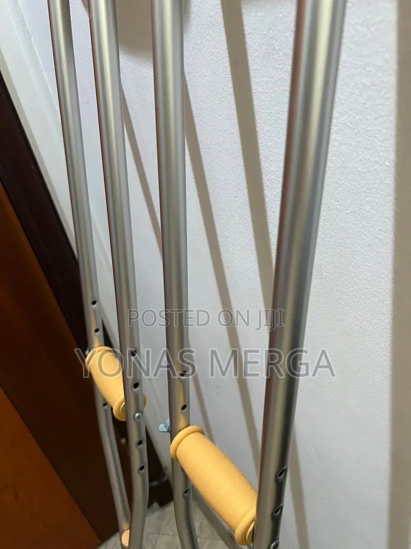 Easy Adjustable:Adult Crutches፷幫 Indoor/Outdoor Use