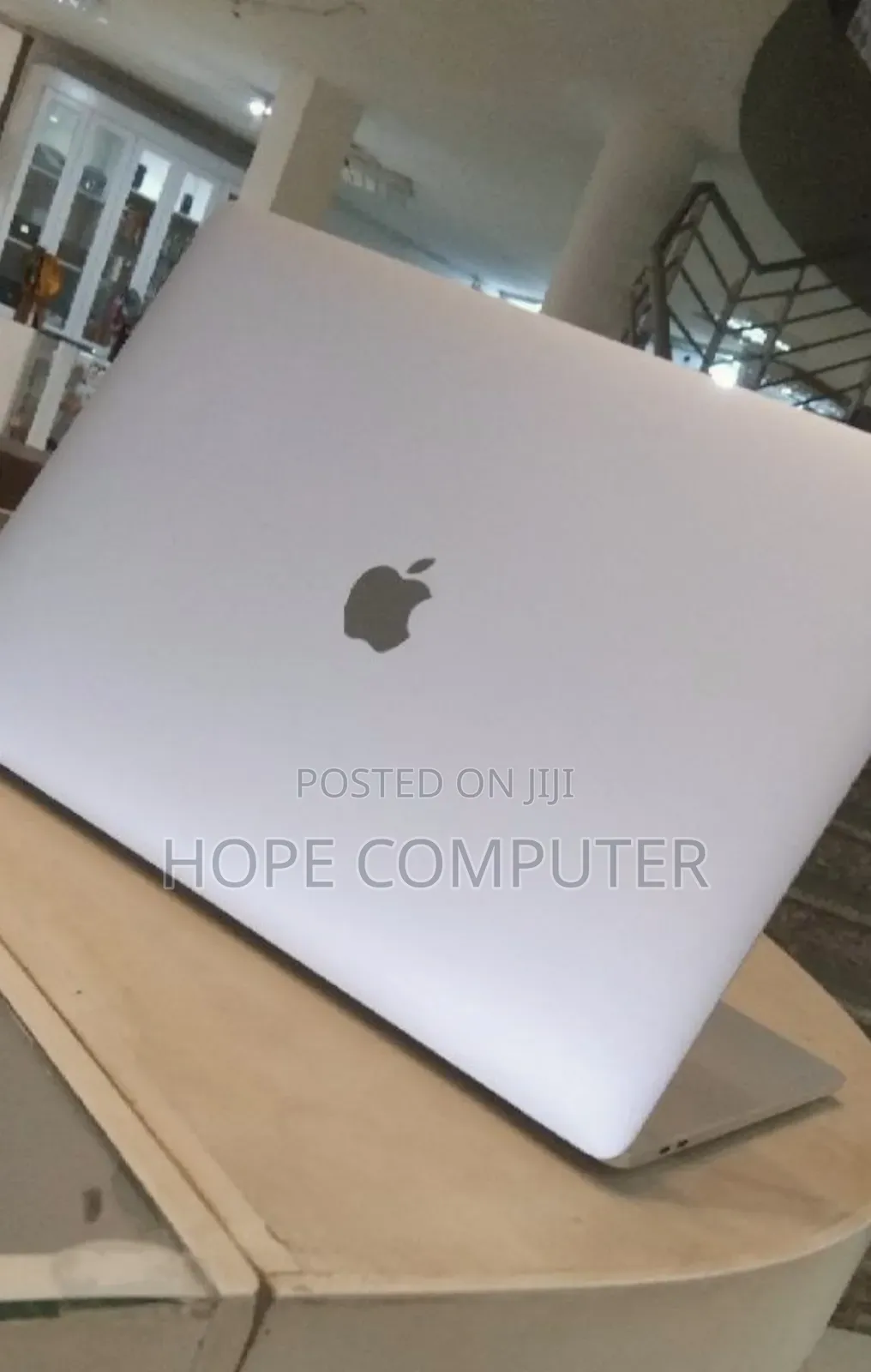 New Laptop Apple MacBook Pro 2017 16GB Intel Core I7 SSD 512GB