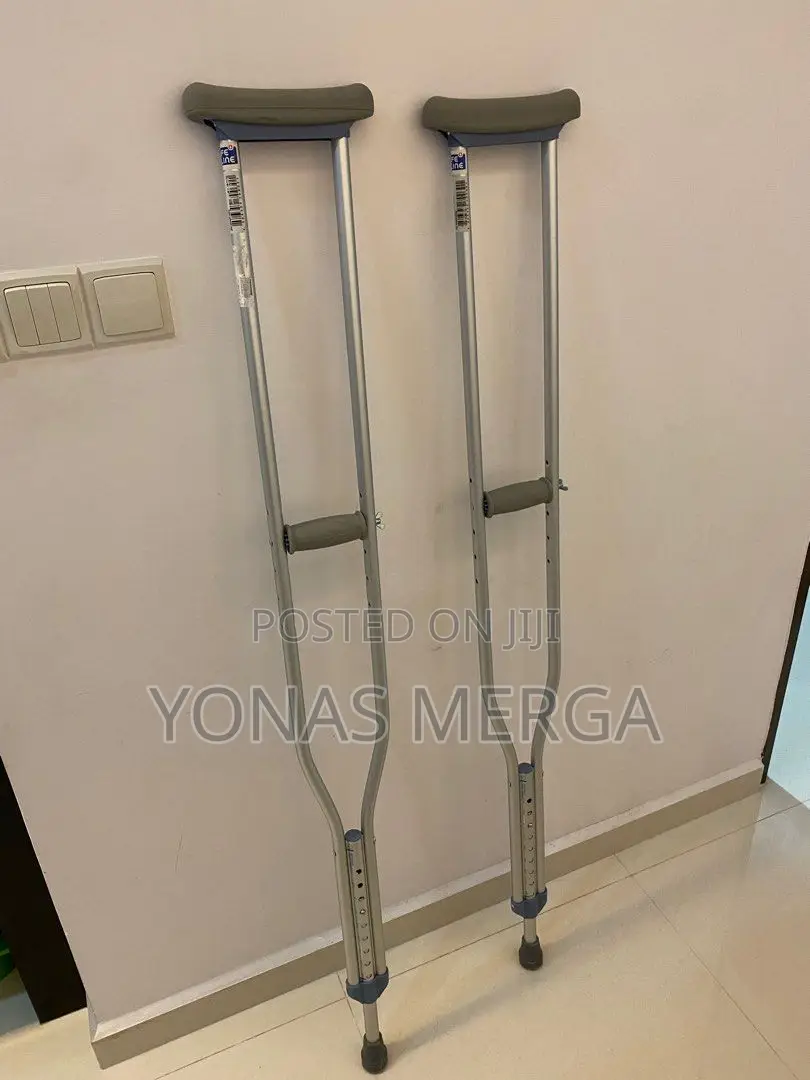 8-Level Height Adjustable Under Arm Walking Crutches