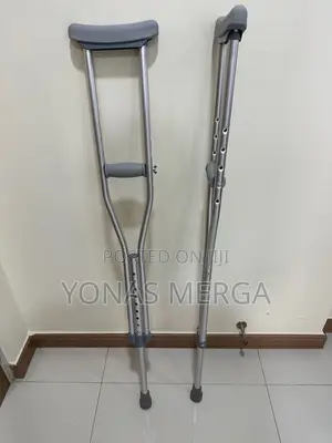 Photo - Crutches፼籹reliable Walking Partner: Vevor Underarm Crutches
