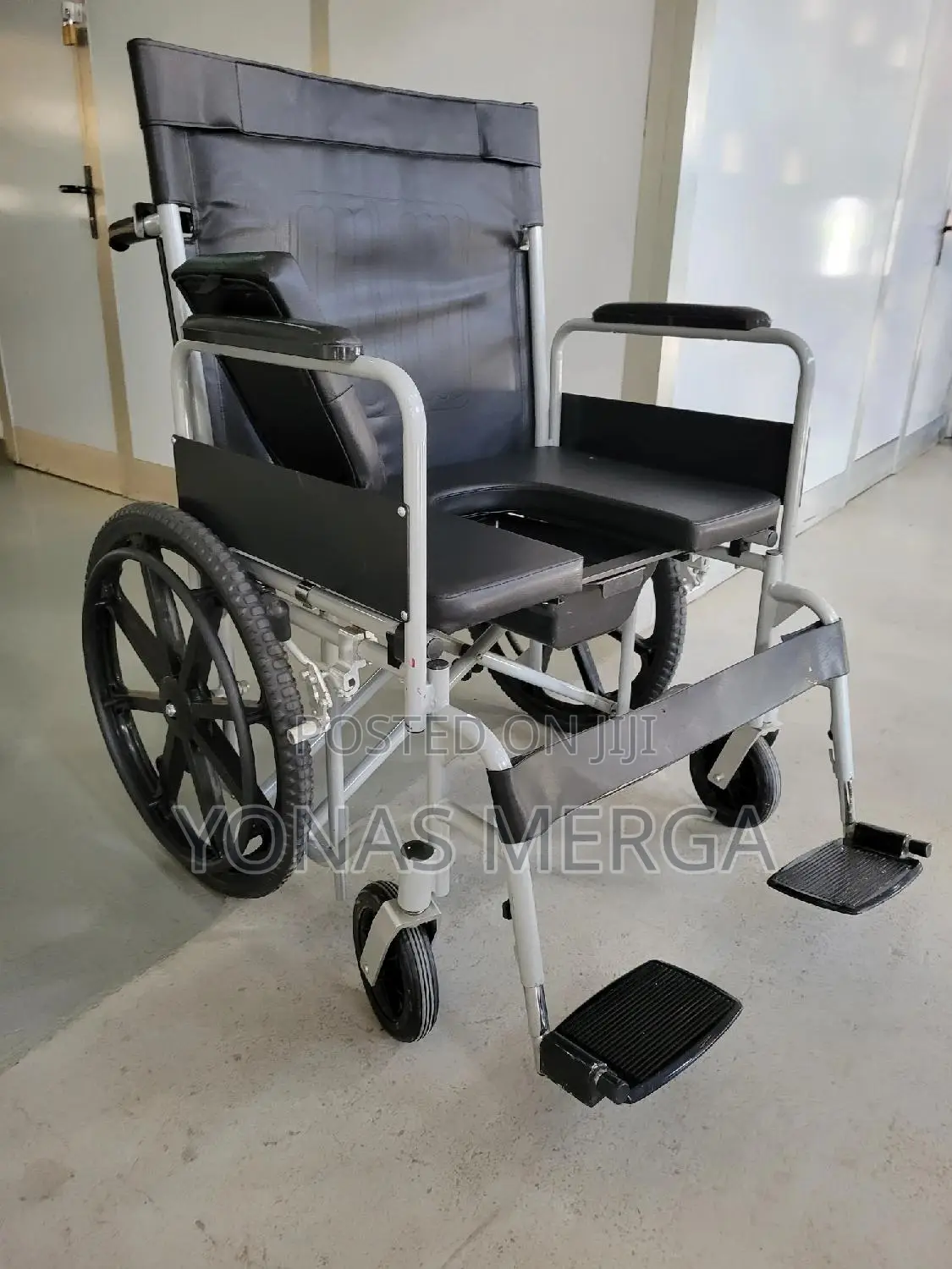 Toilet Whechair፶戒wheelchair0§Extra Wide Seat (20") Lap Strap