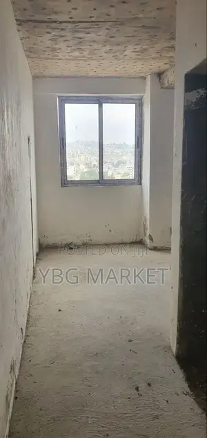 Furnished 3bdrm Apartment in Ayat Real Estate, Yeka for sale