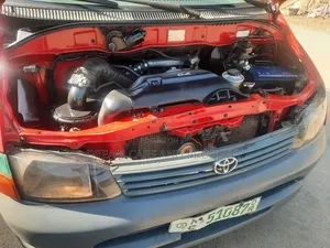 Toyota HiAce 2006 Red