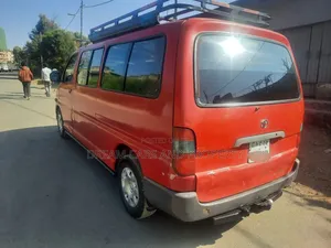 Toyota HiAce 2006 Red