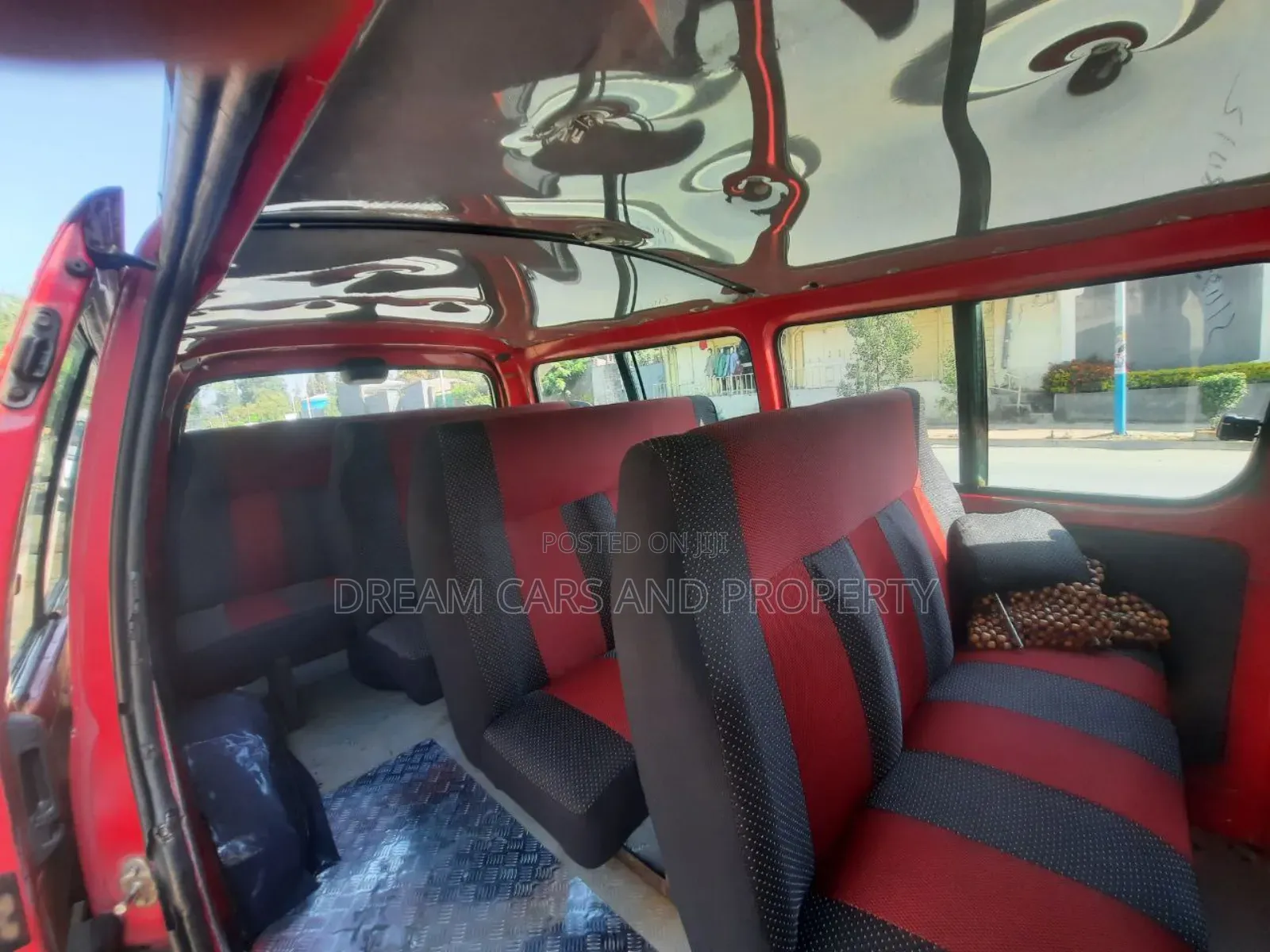 Toyota HiAce 2006 Red