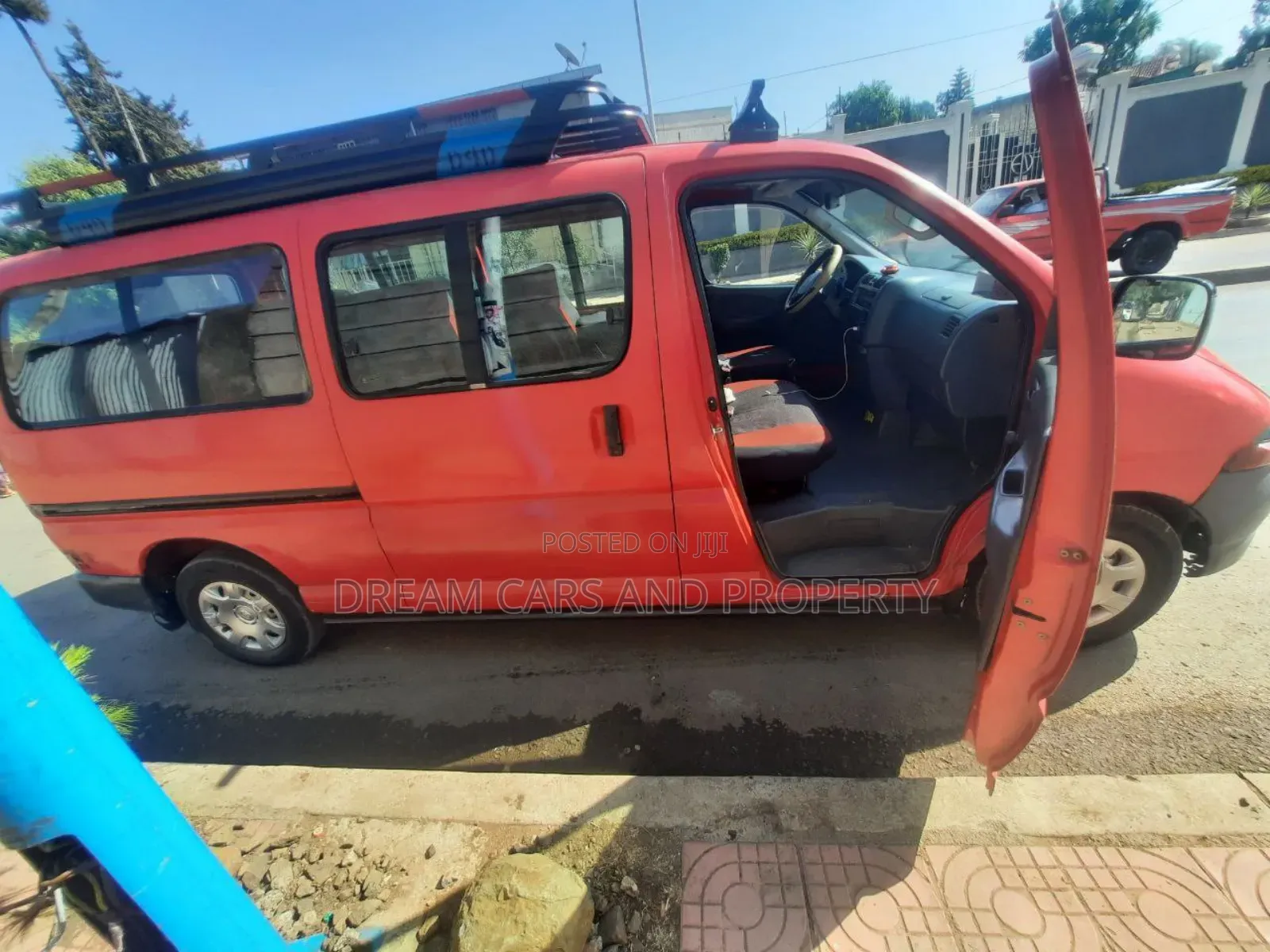 Toyota HiAce 2006 Red