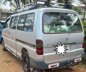 Toyota HiAce 2004 Silver