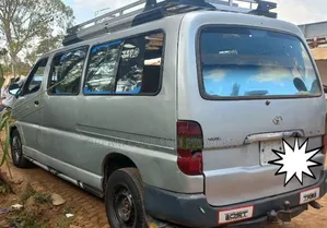 Toyota HiAce 2004 Silver