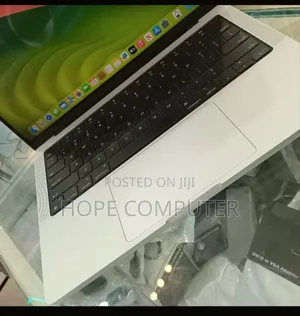 Photo - New Laptop Apple MacBook Pro 2023 M3 14-Inch 8GB Apple M3 SSD 512GB