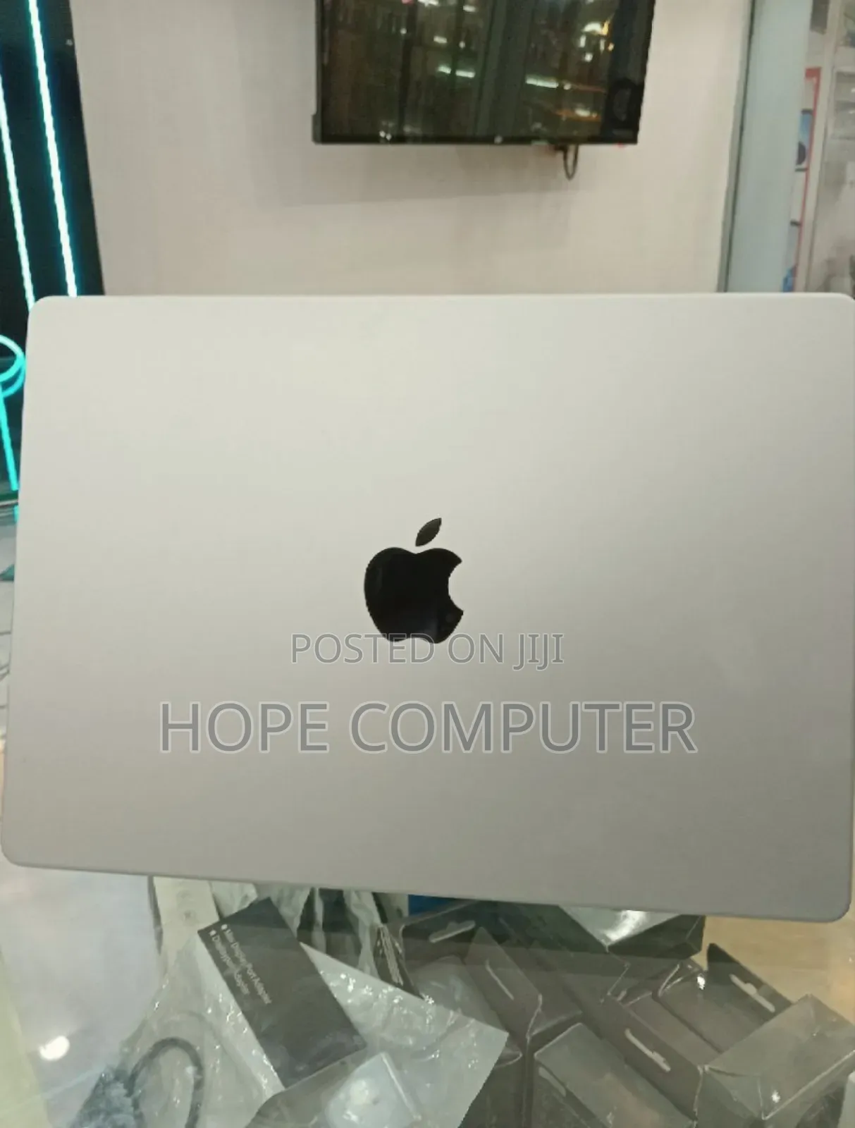 New Laptop Apple MacBook Pro 2023 M3 14-Inch 8GB Apple M3 SSD 512GB