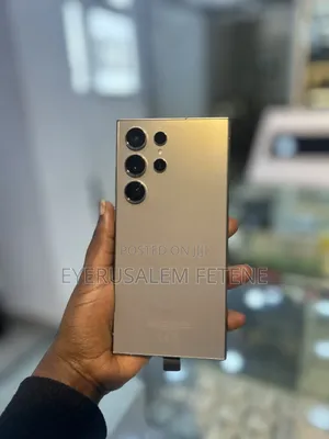 Photo - New Samsung Galaxy S24 Ultra 256 GB White