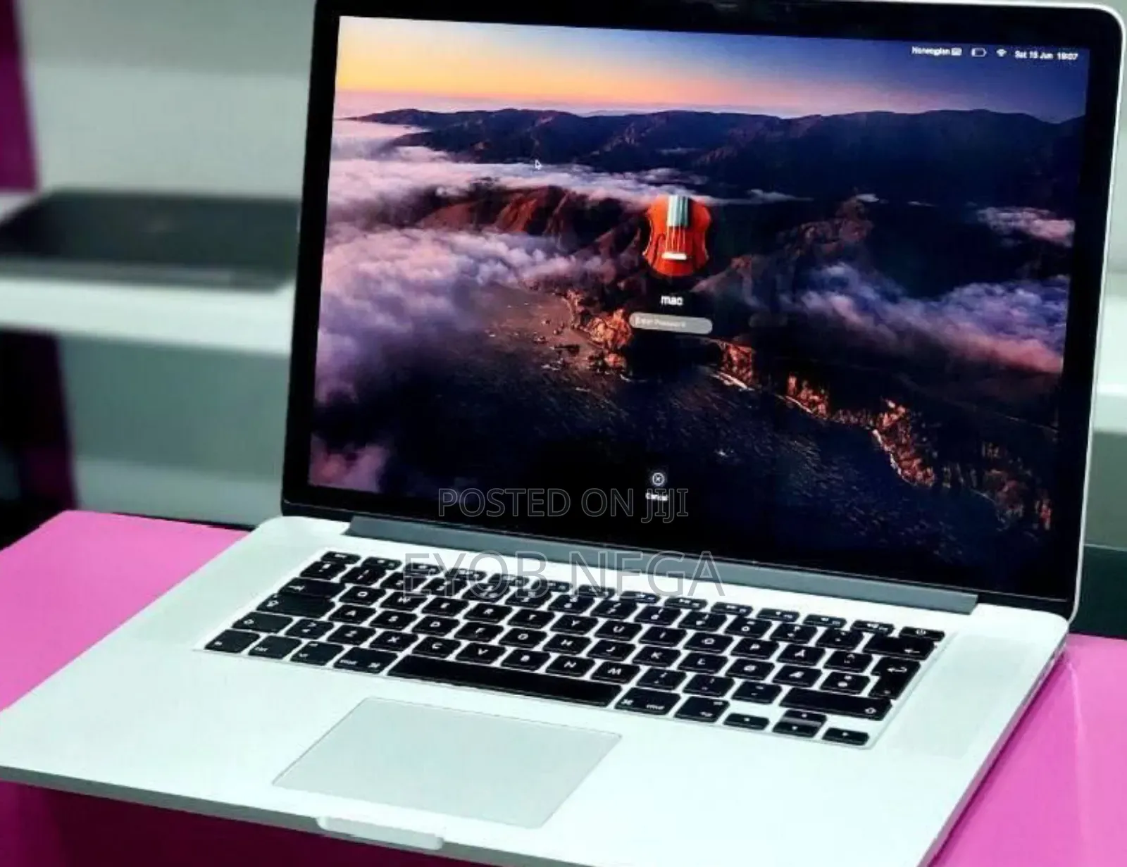 New Laptop Apple MacBook Pro 2015 16GB Intel Core I7 SSD 256GB