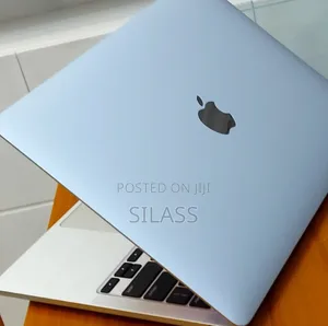 Photo - New Laptop Apple MacBook Pro 2021 M1 8GB Apple M1 Pro SSD 512GB