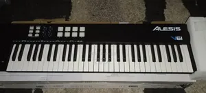 Alesis v-61 Studio Keyboard