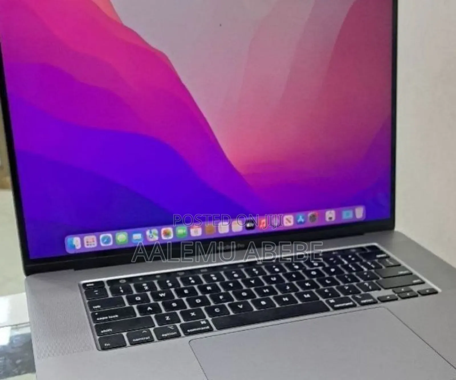 New Laptop Apple MacBook Pro 2019 16GB Intel Core I9 SSD 512GB