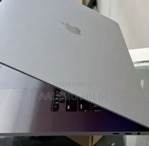 New Laptop Apple MacBook Pro 2019 16GB Intel Core I9 SSD 512GB