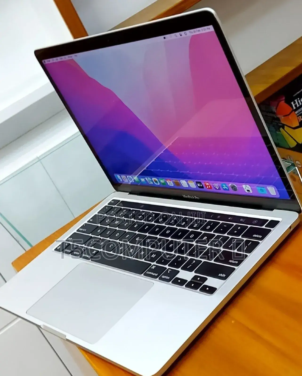 New Laptop Apple MacBook Pro M1 8GB Intel Core I5 SSD 512GB