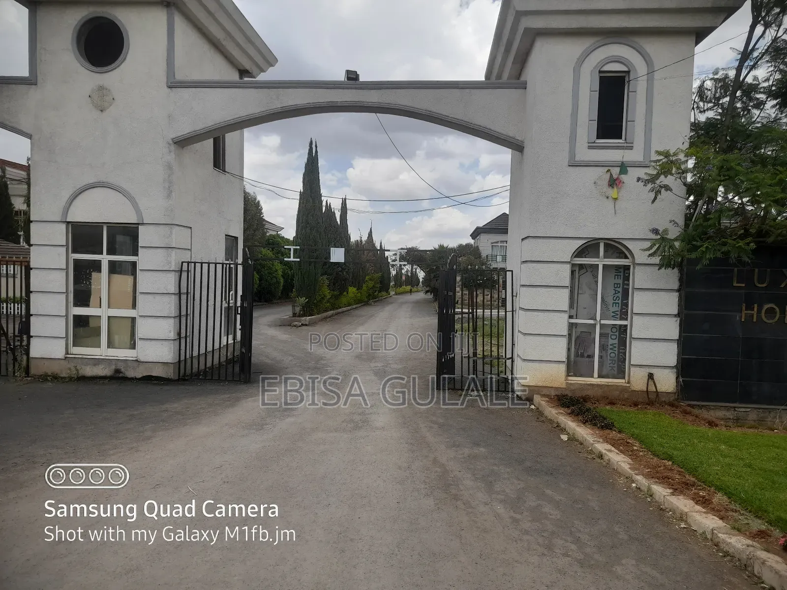 Furnished 4bdrm Apartment in Roseta Real State, Yeka for rent