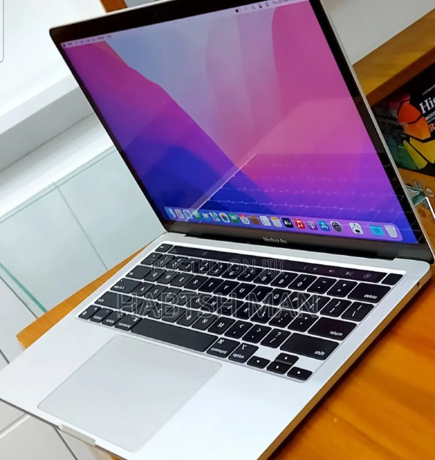 New Laptop Apple MacBook Pro M1 8GB Apple M1 SSD 512GB