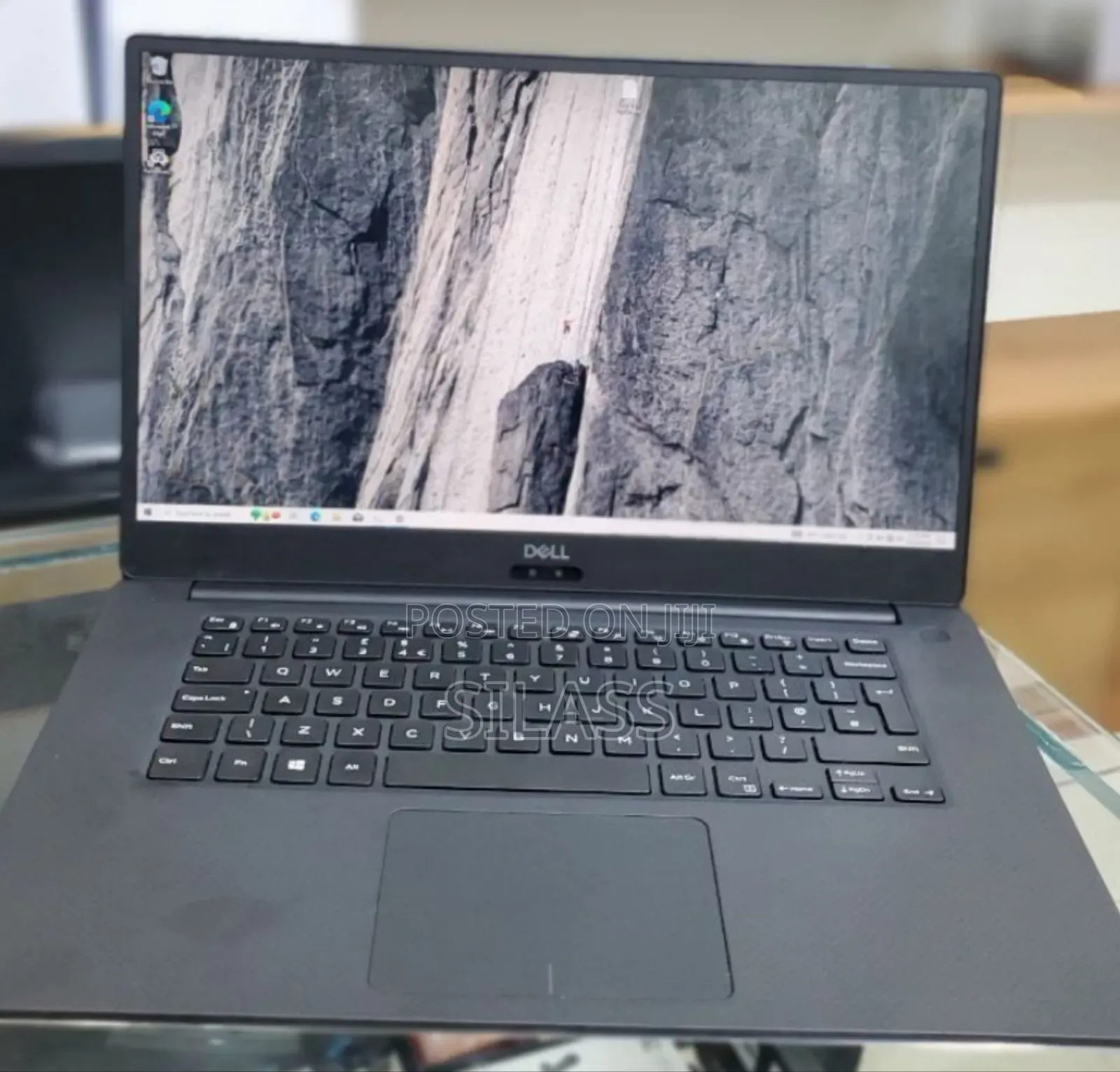 New Laptop Dell Precision 5540 16GB Intel Core I7 SSD 512GB