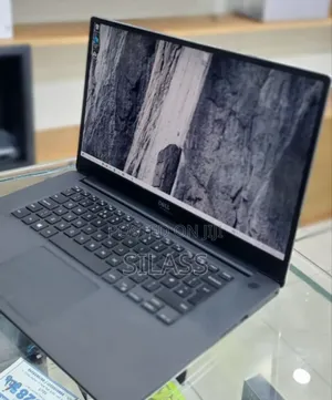 New Laptop Dell Precision 5540 16GB Intel Core I7 SSD 512GB