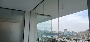 በመሀል ቦሌ አደይ አበባ