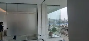 በመሀል ቦሌ አደይ አበባ