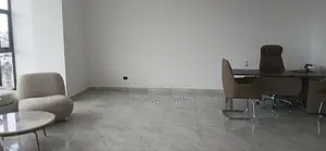 በመሀል ቦሌ አደይ አበባ