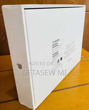 Photo - New Laptop Apple MacBook Air 2022 M2 8GB Apple M2 SSD 256GB