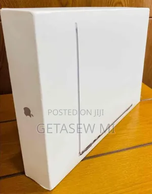 New Laptop Apple MacBook Air 2022 M2 8GB Apple M2 SSD 256GB