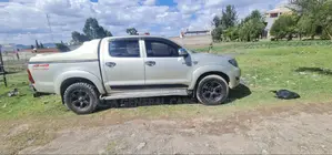 Photo - Toyota Hilux 2008 Silver