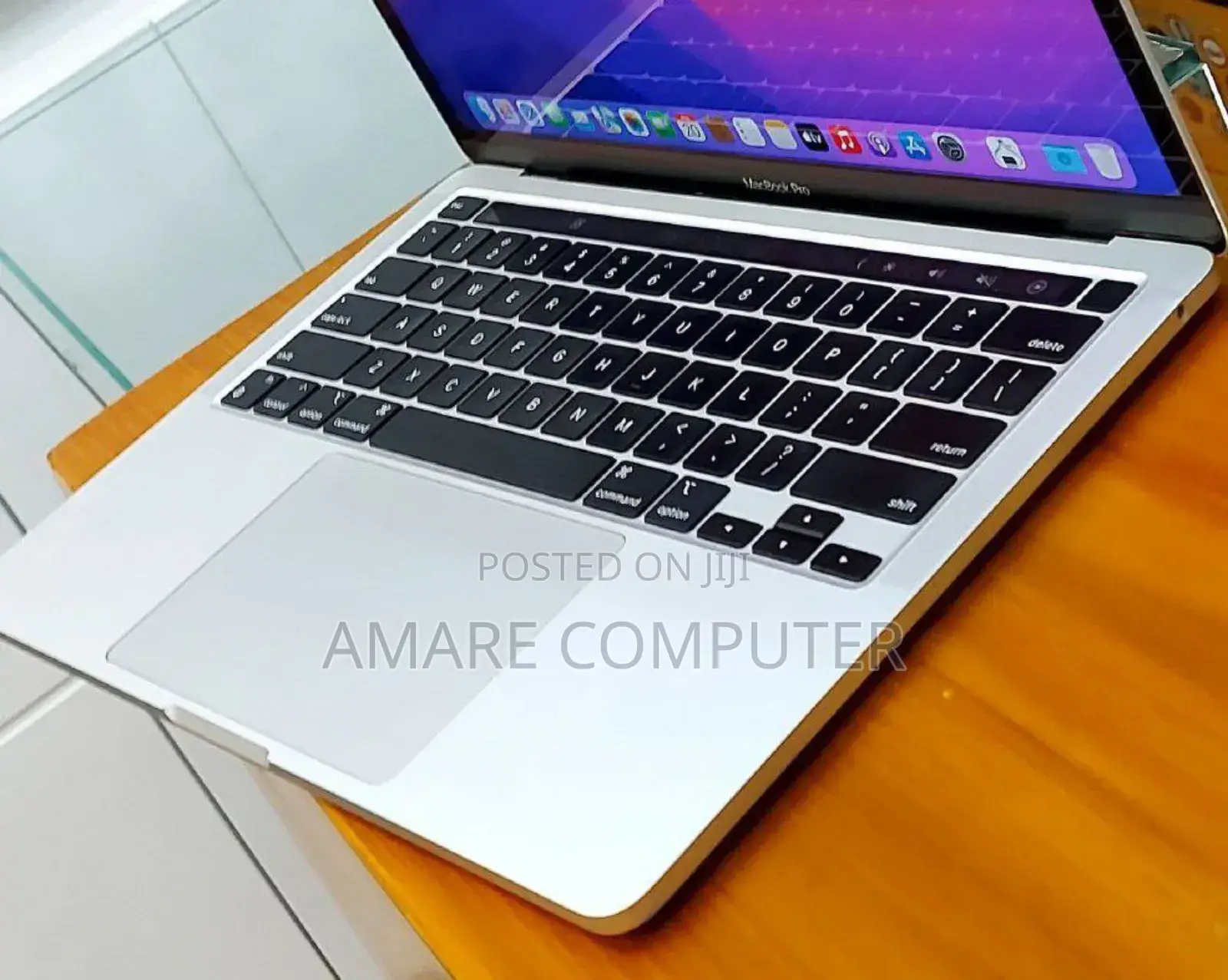 New Laptop Apple MacBook Pro M1 8GB Apple M1 SSD 512GB