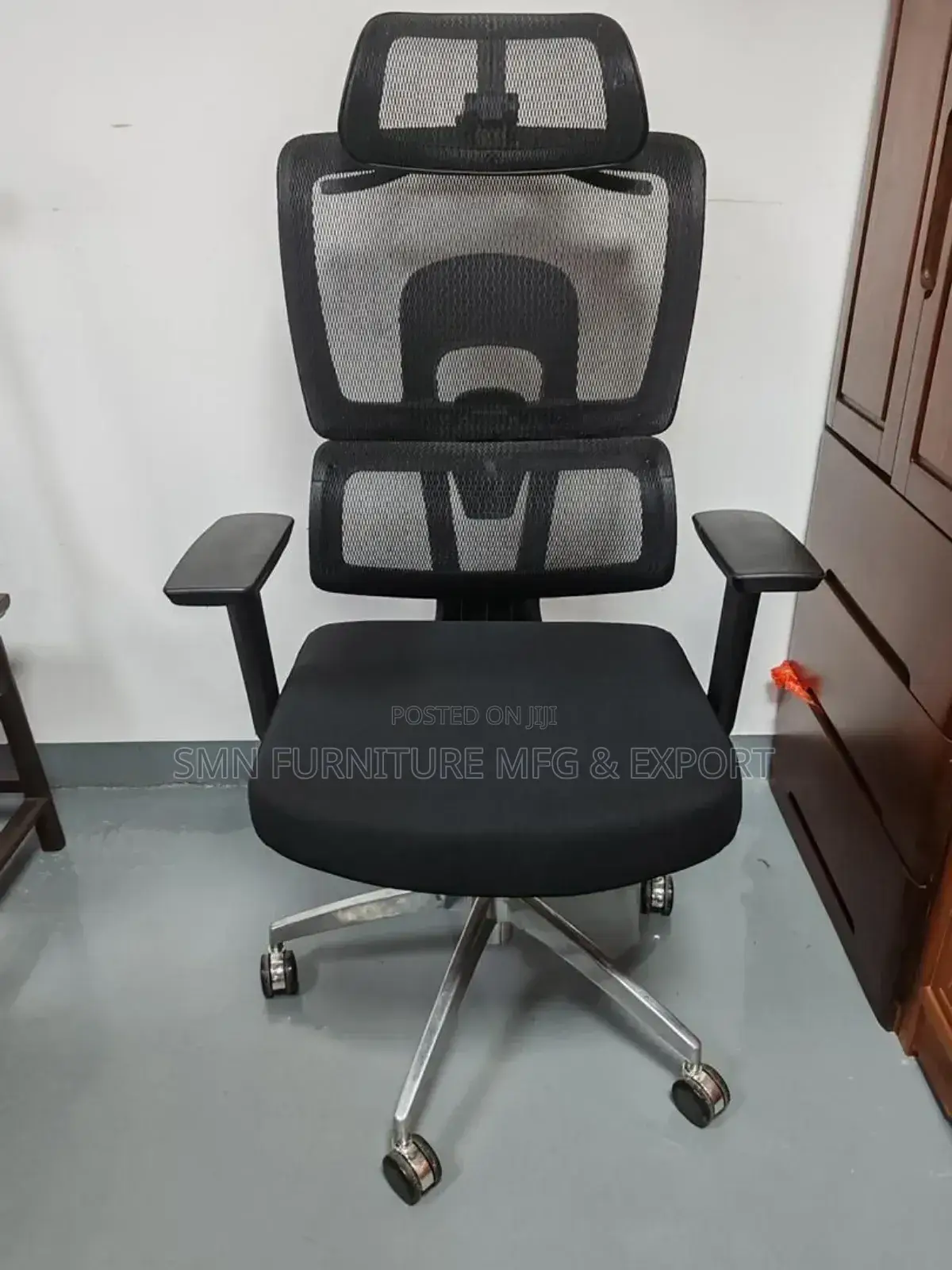 Ergonomic Managerial Office Chair