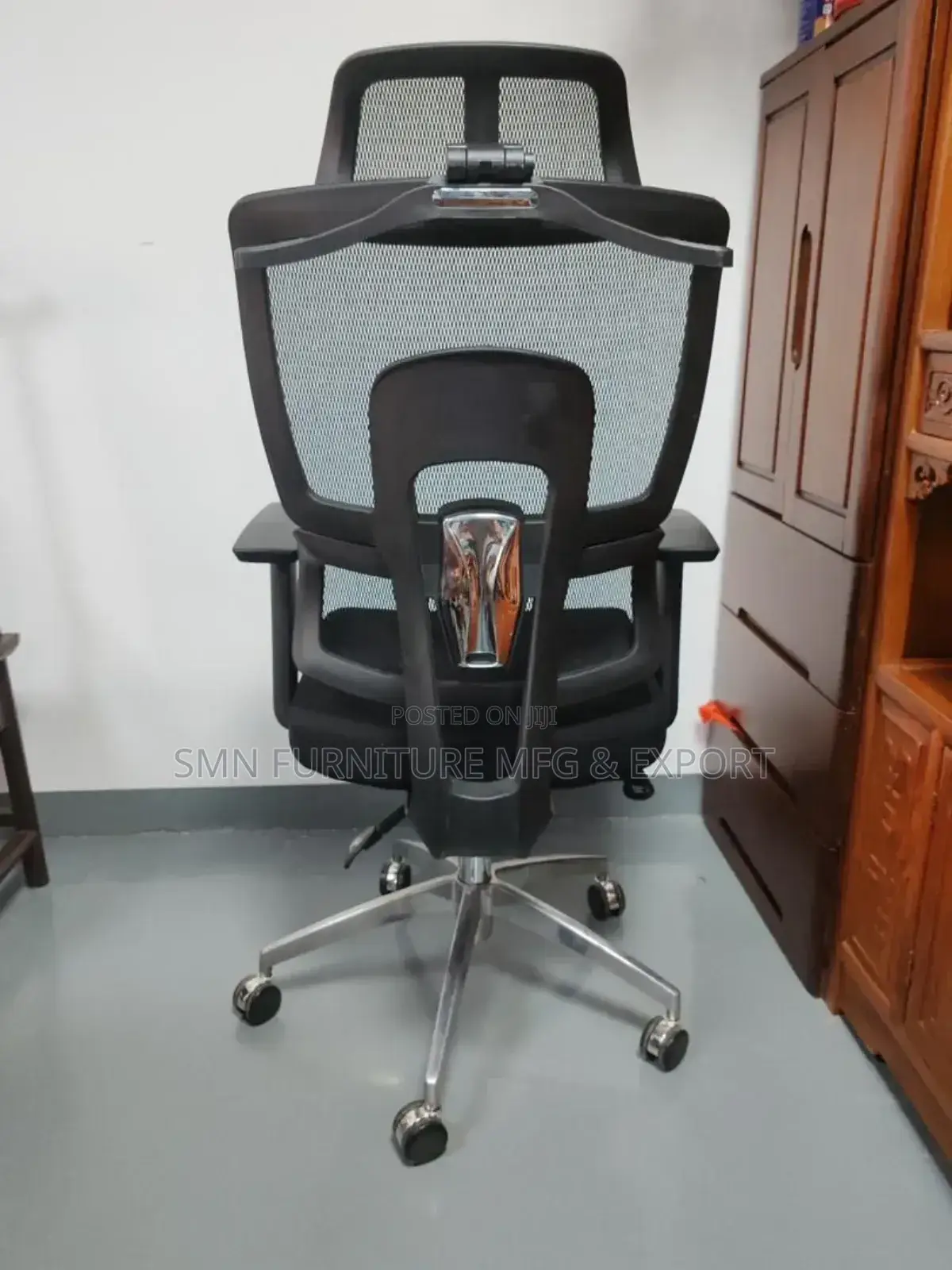 Ergonomic Managerial Office Chair