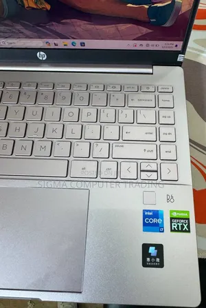 New Laptop HP 14-Dq1025cl 16GB Intel Core I7 SSD 512GB