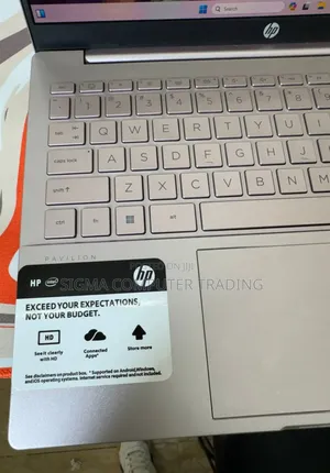 New Laptop HP 14-Dq1025cl 16GB Intel Core I7 SSD 512GB