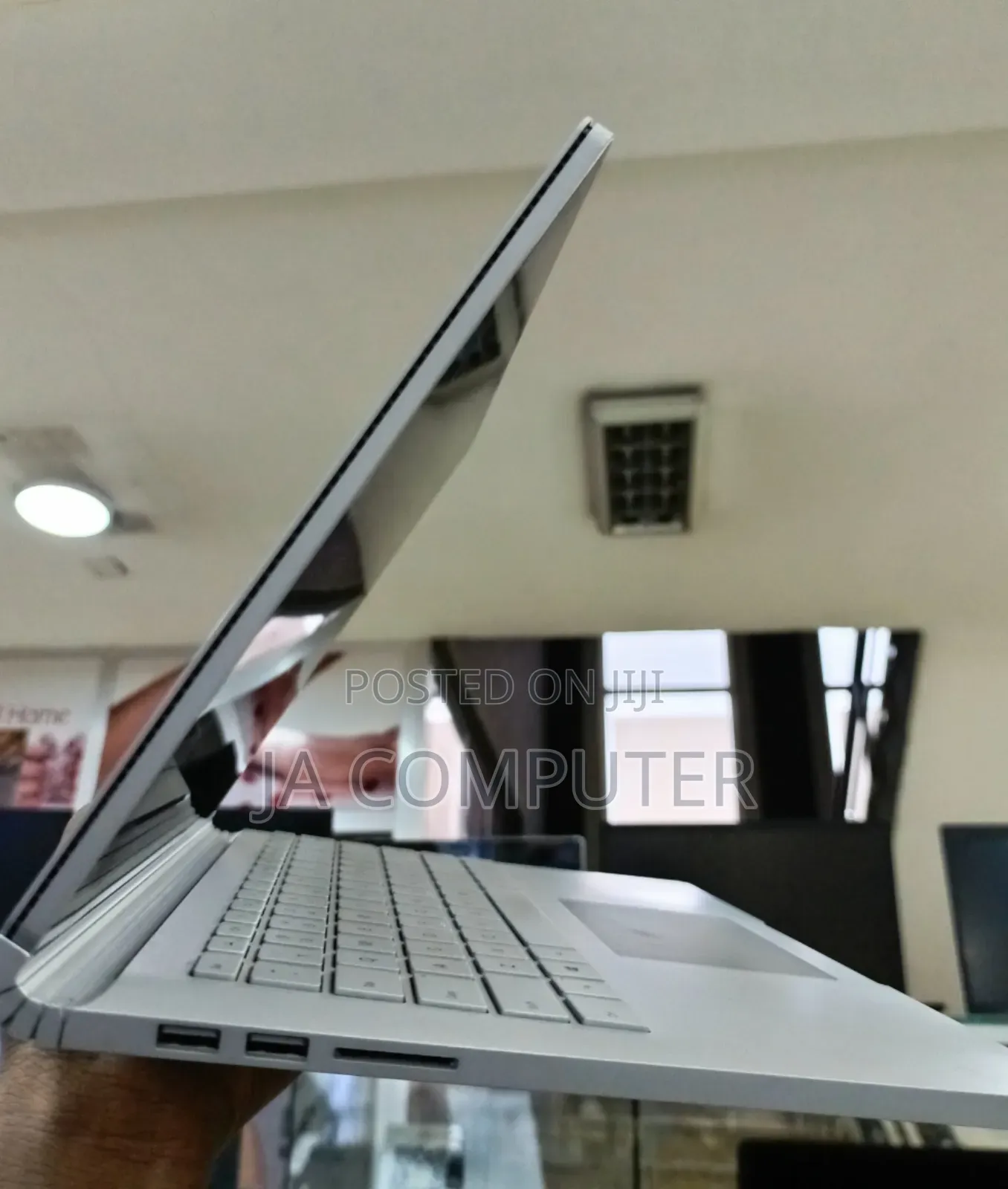 New Laptop Microsoft Surface Book 3 16GB Intel Core I7 SSD 256GB