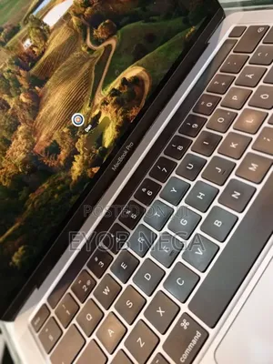 New Laptop Apple MacBook Pro 2020 16GB Intel Core I5 SSD 512GB