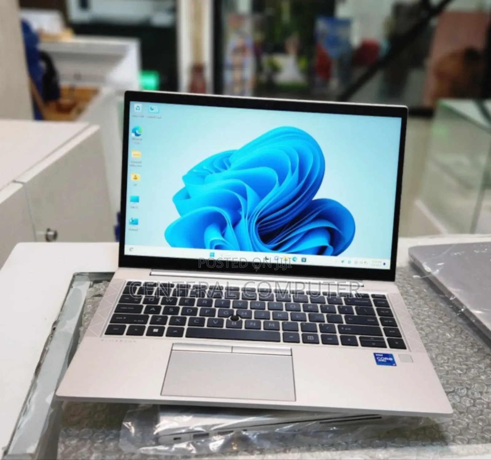 New Laptop HP EliteBook 840 G8 16GB Intel Core I7 SSD 512GB