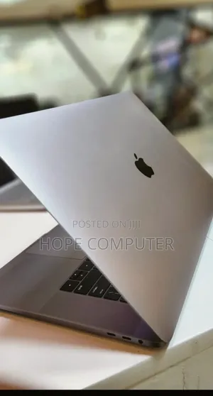 Photo - New Laptop Apple MacBook Pro 2016 16GB Intel Core I7 SSD 256GB