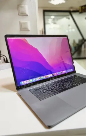 New Laptop Apple MacBook Pro 2016 16GB Intel Core I7 SSD 256GB